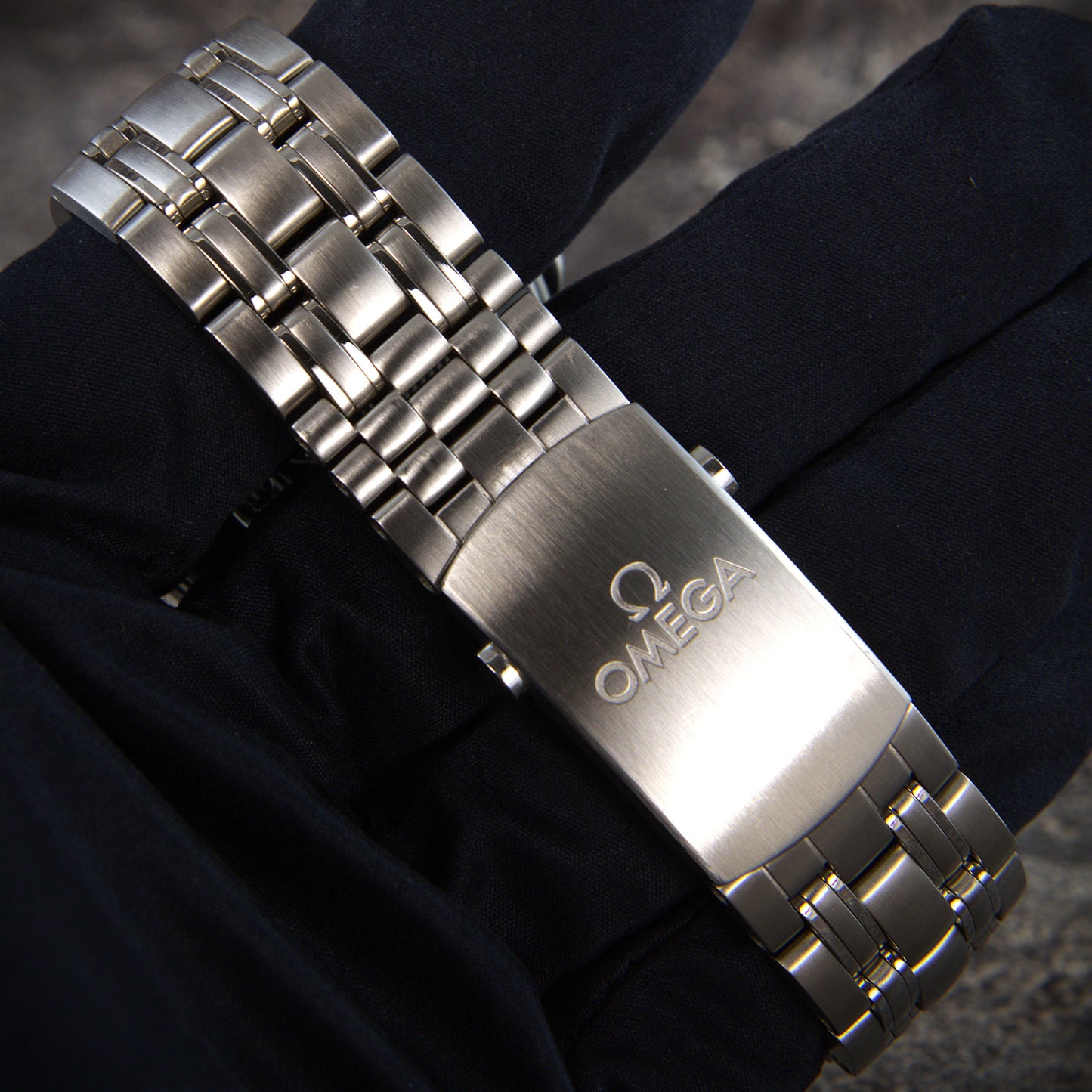 Omega Seamaster Professional 300M 212.30.41.20.03.001