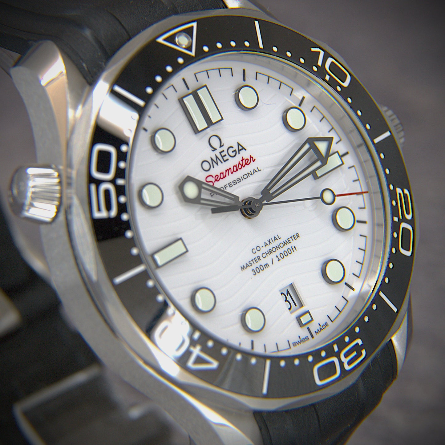 Omega Seamaster Diver 300M Rubber Strap 210.32.42.20.04.001