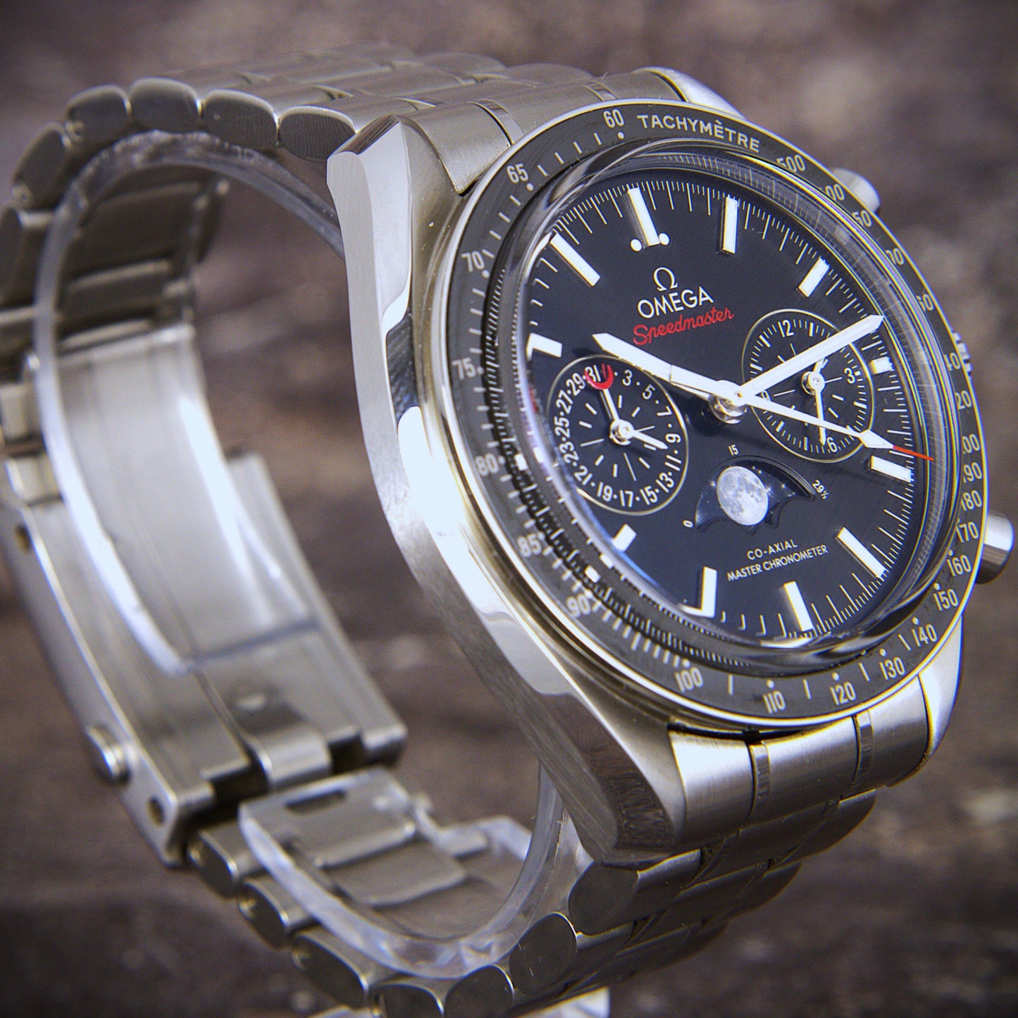 Omega Speedmaster Moonphase 304.30.44.52.01.001