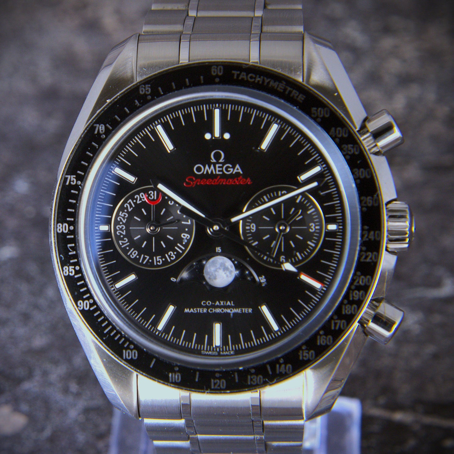 Omega Speedmaster Moonphase 304.30.44.52.01.001