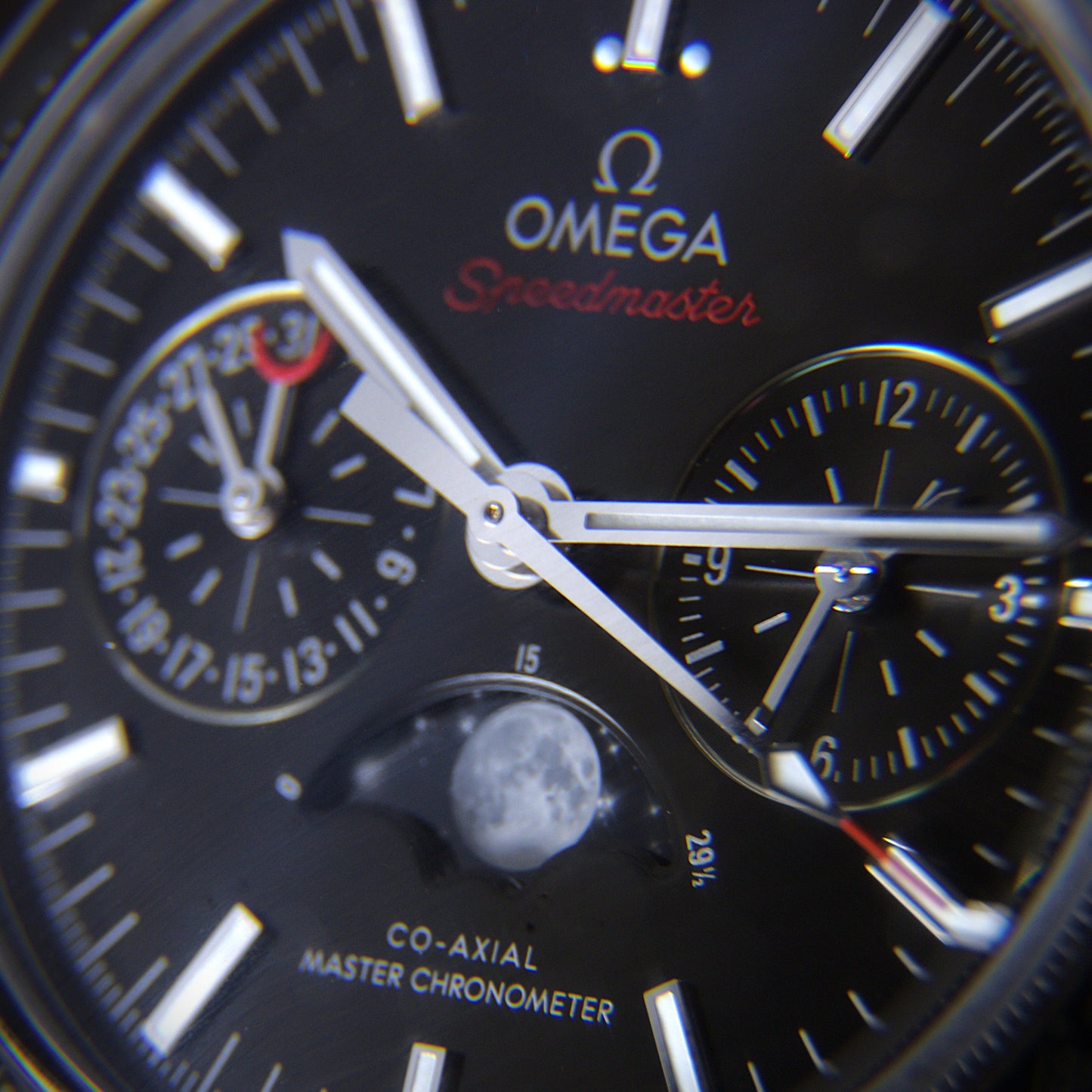 Omega Speedmaster Moonphase 304.30.44.52.01.001