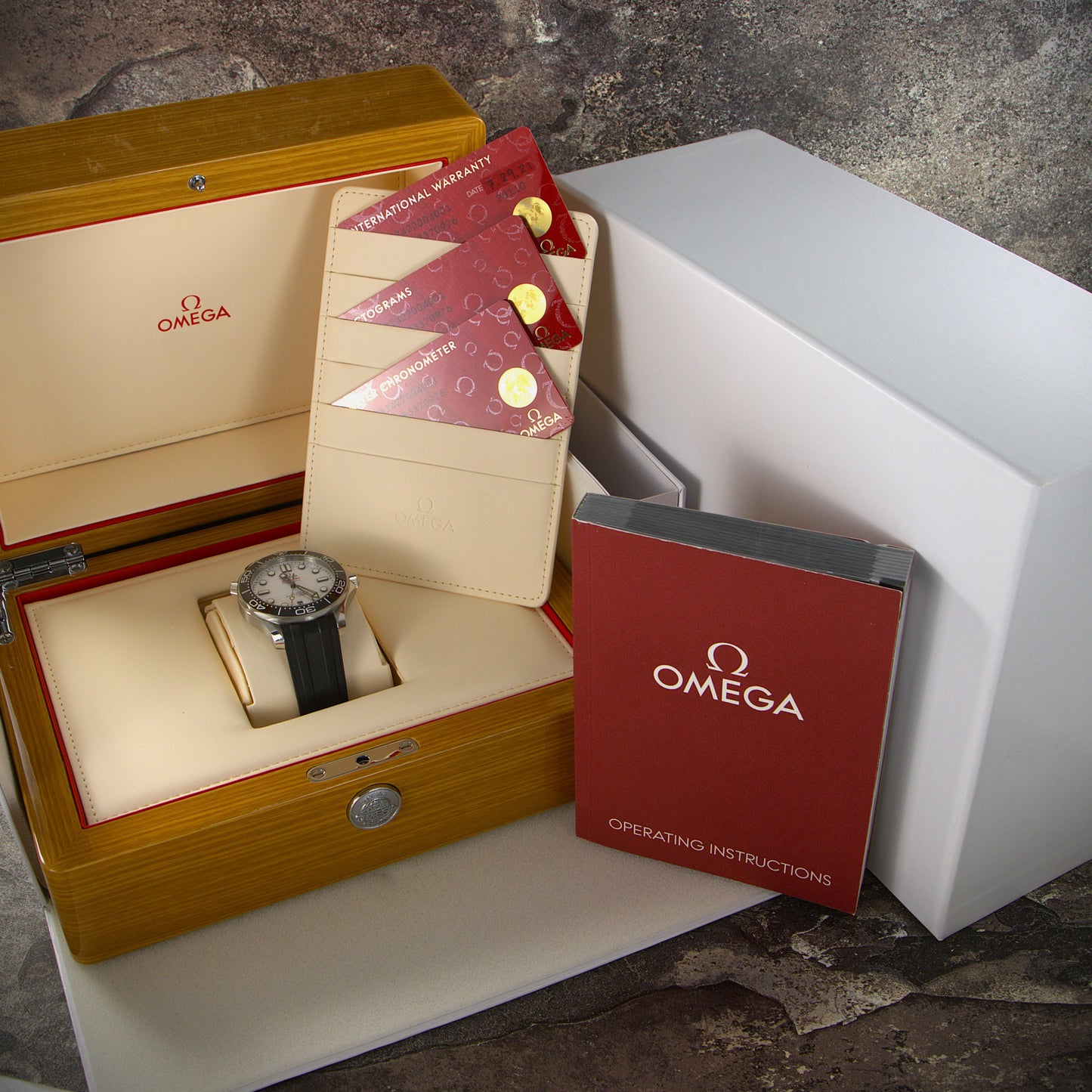 Omega Seamaster Diver 300M Rubber Strap 210.32.42.20.04.001